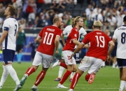 开云体育官方网站-英格兰足球队在比赛中夺冠，迈向成功