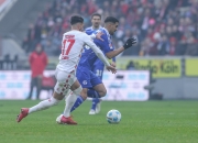 开云体育官网-沙尔克04遭遇惨败，主帅备受压力