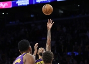 开云体育入口-雄鹿逆转中国男篮，拉塞尔一己之力扛起全队的简单介绍