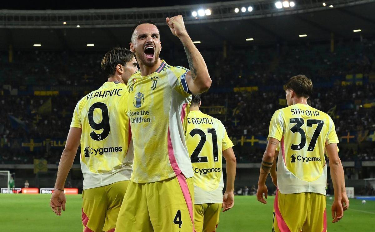 包含意大利遭遇出师不利，连续三场失利令球迷失望的词条