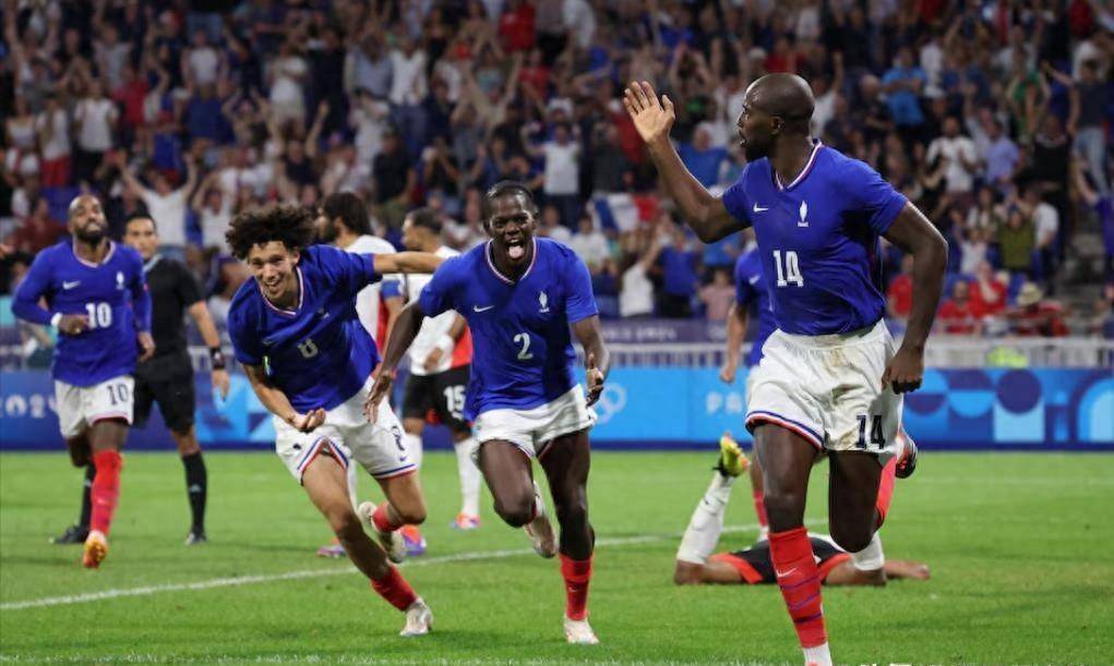 欧洲足球二流球队较量，赛场气氛紧张刺激的简单介绍