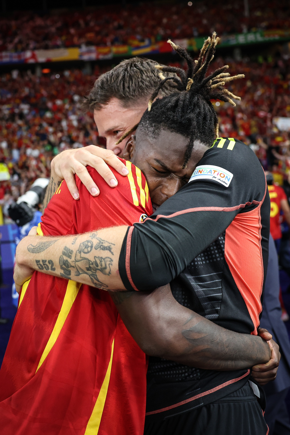 包含西班牙队备战友谊赛，为未来发展蓄势的词条