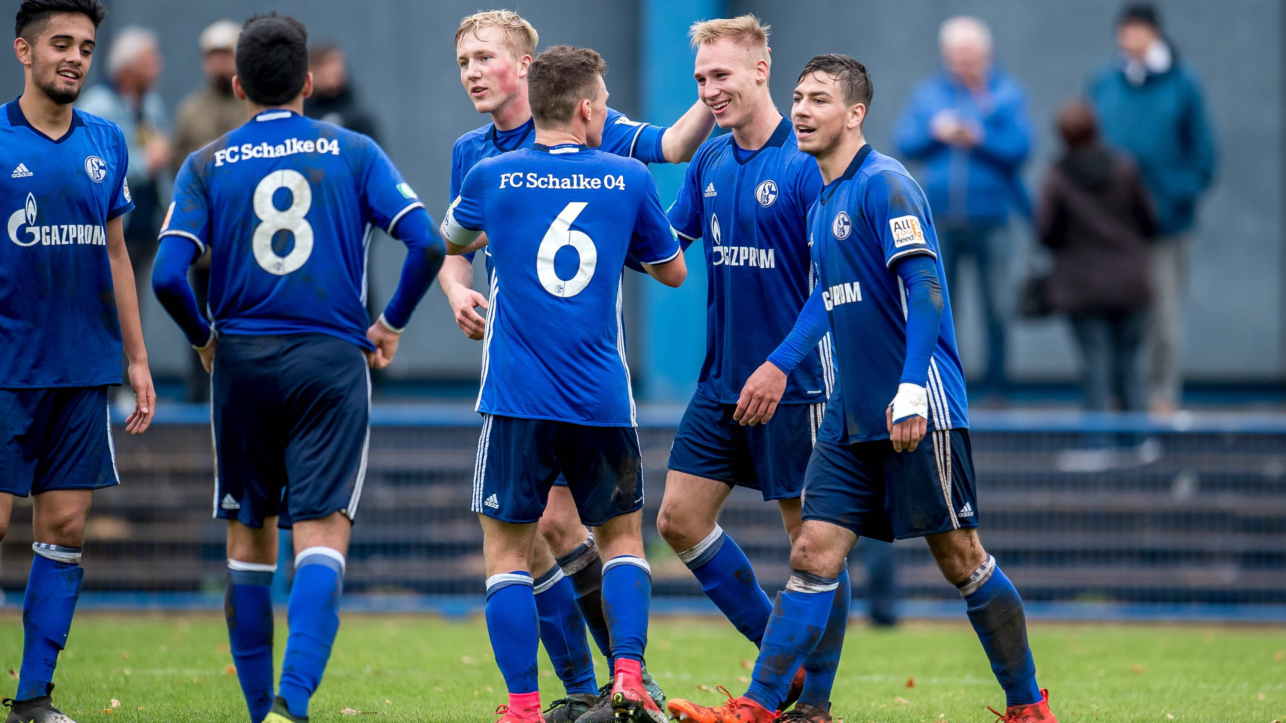 包含沃尔夫斯堡主场失利，欲在客场扭转局面的词条