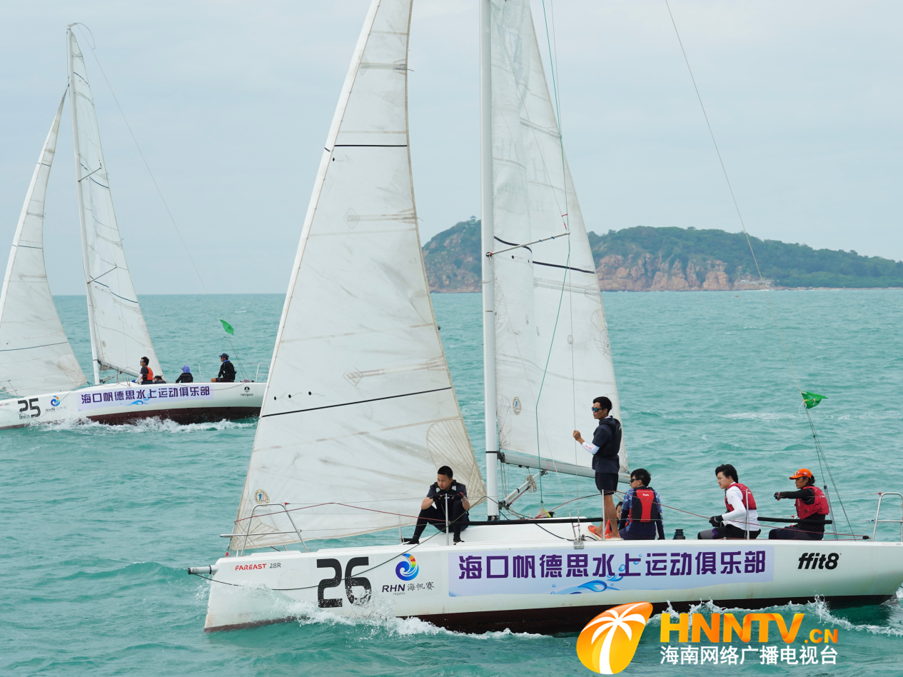 海南海帆队在场上奋力拼搏，为胜利努力的简单介绍