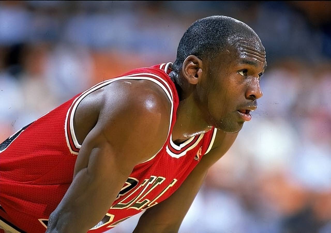 皇家马德里攻守兼备,大胜对手 皇家马德里攻守兼备,大胜对手