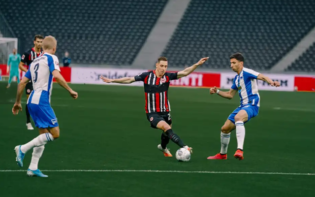 关于柏林赫塔客场战平对手,与对手握手言和的信息 关于柏林赫塔客场战平对手,与对手握手言和的信息