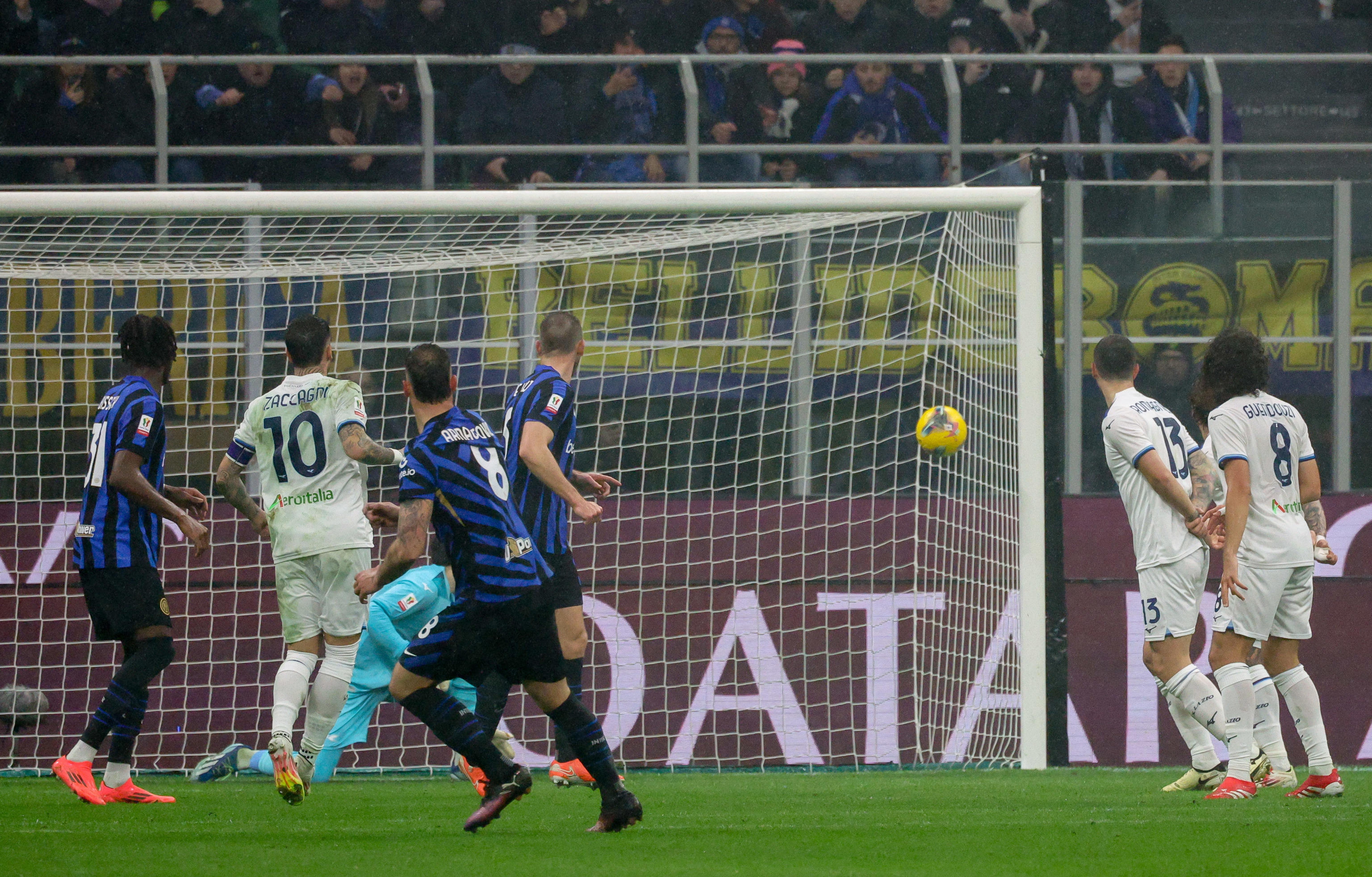 意大利国家足球队备战国际比赛,豪取胜利的简单介绍 意大利国家足球队备战国际比赛,豪取胜利的简单介绍