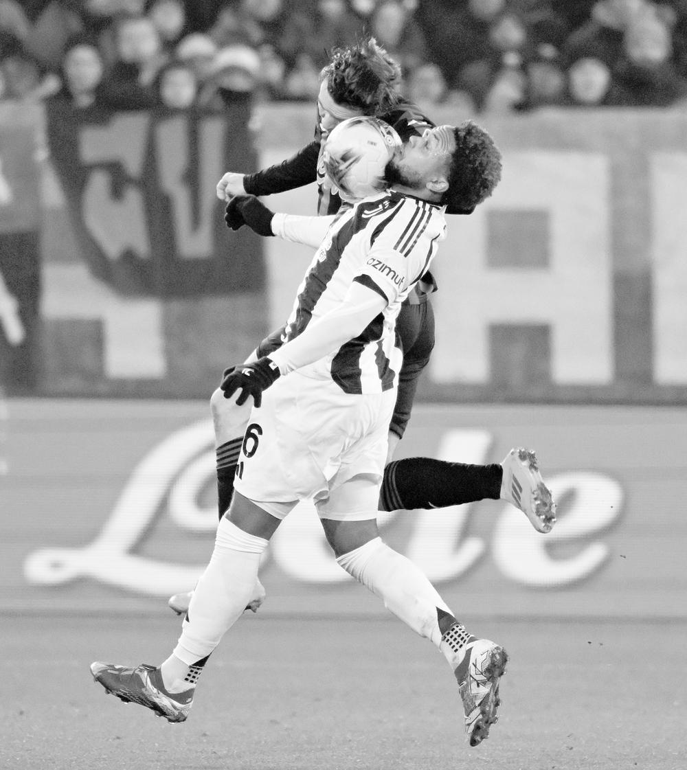 关于尤文图斯战平利物浦，出局风险增大的信息