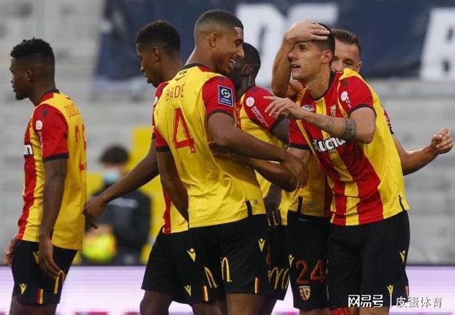 沃尔夫斯堡率先破门得分,领先对手的简单介绍 沃尔夫斯堡率先破门得分,领先对手的简单介绍