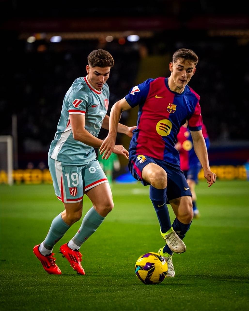 阿贾克斯力挫对手，斩获关键胜利的简单介绍