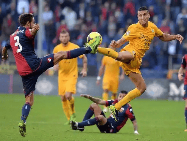 包含塞尔塔将在乌迪内斯与克罗托内进行对决的词条