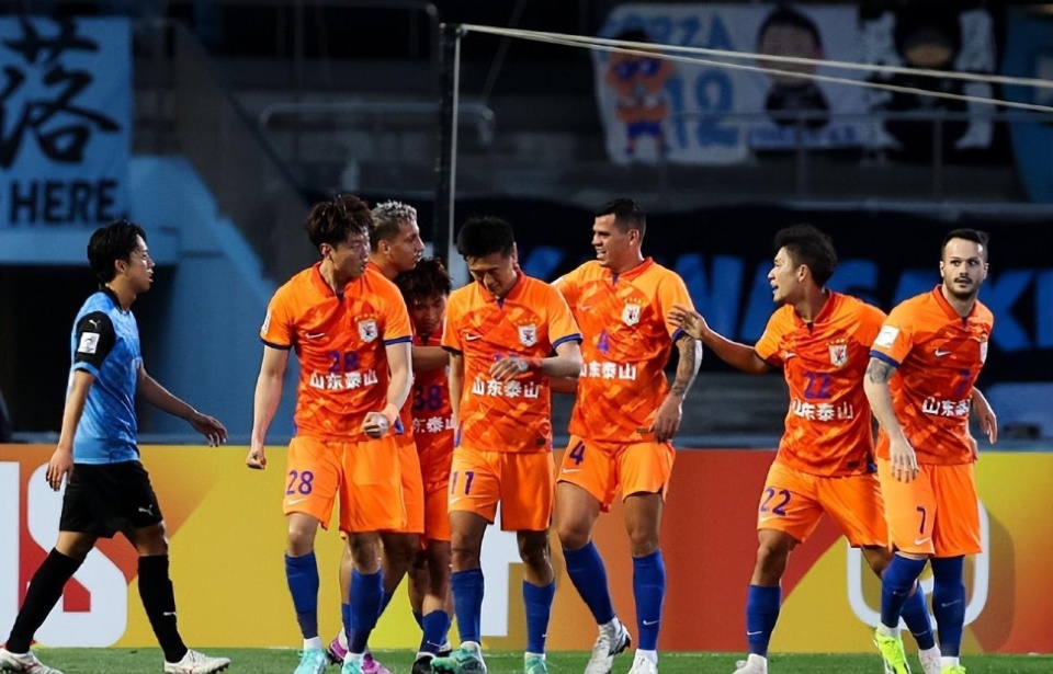 包含惊天绝杀！球队在亚冠比赛中力克对手的词条