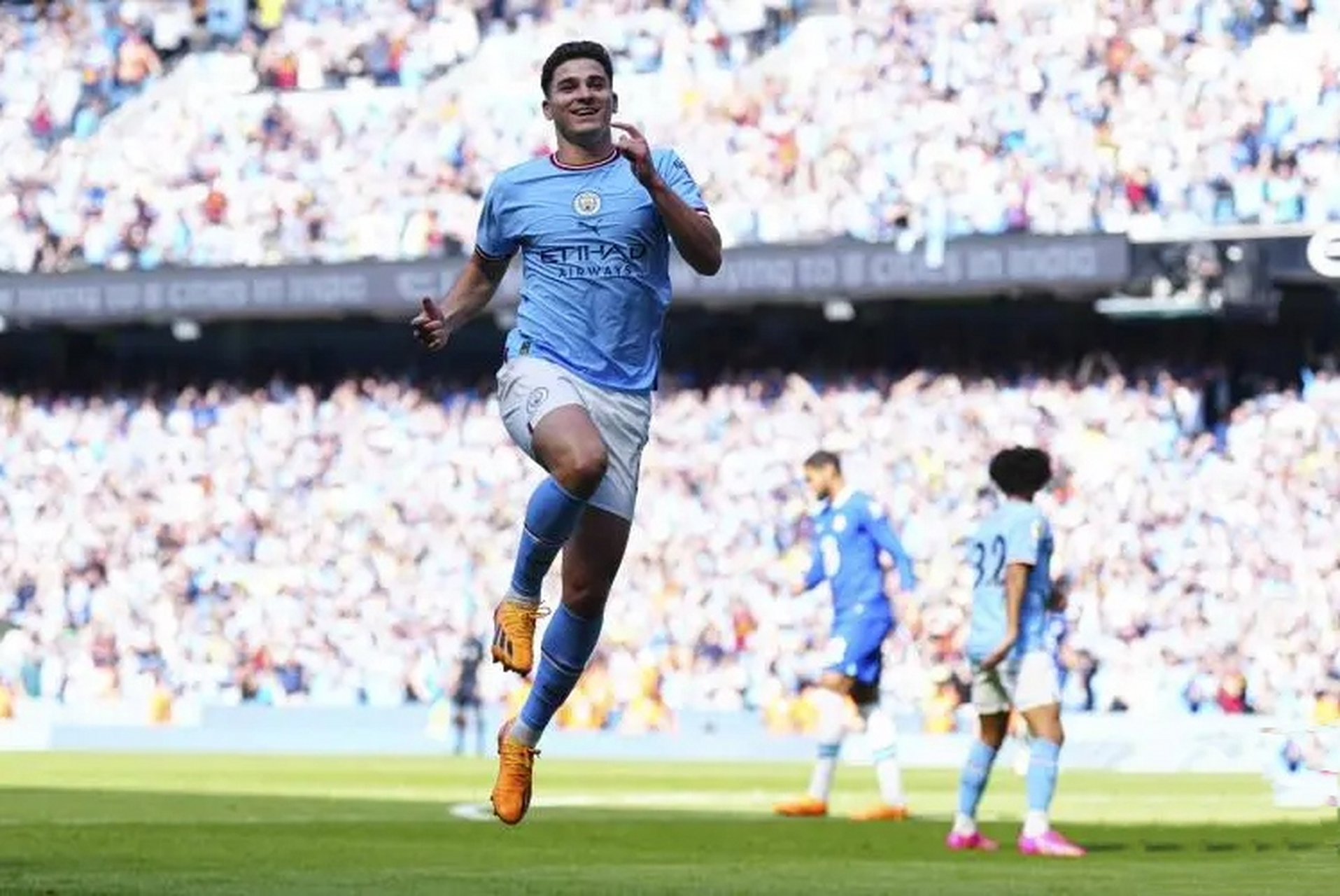 阿根廷球星正式加盟职业足球联赛