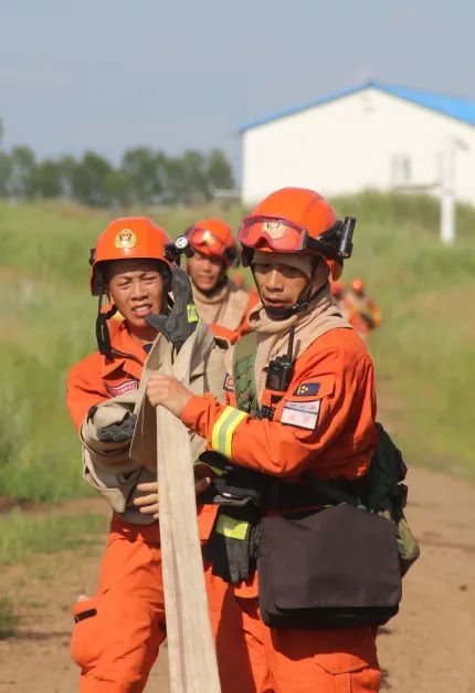 球场上激情弥漫，对抗硝烟四起的简单介绍
