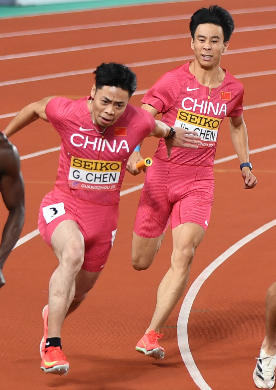 田径选手百米冲刺，领先一筹漂亮夺金的简单介绍