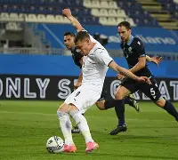 包含卡利亚里客场告捷，战胜锡耶纳的词条