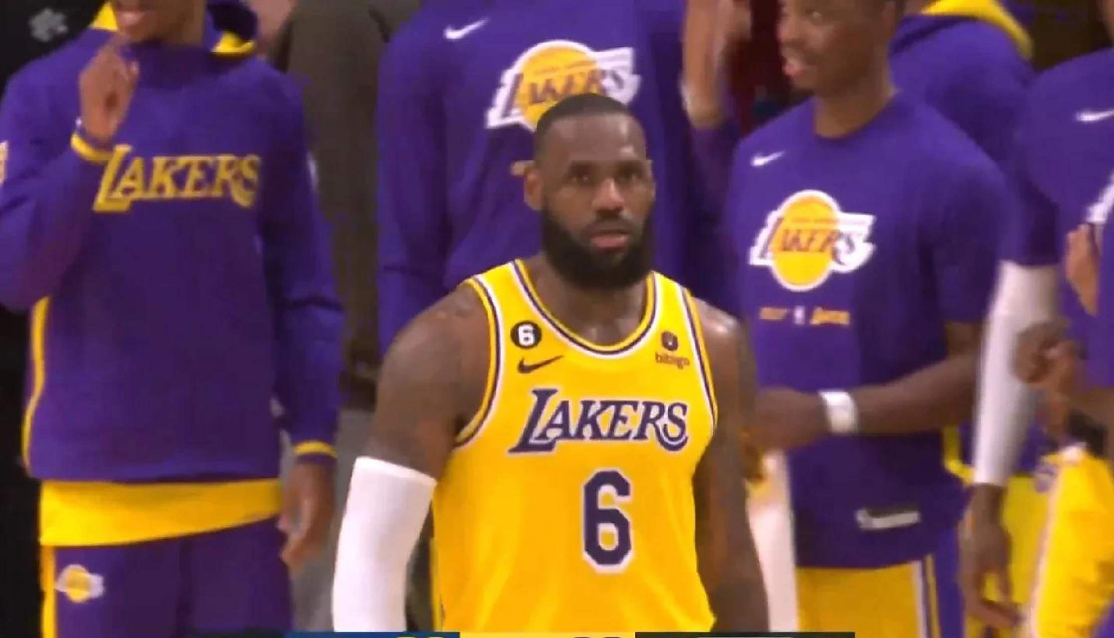 关于面对湖人,湖人上演历史性一战的信息 关于面对湖人,湖人上演历史性一战的信息