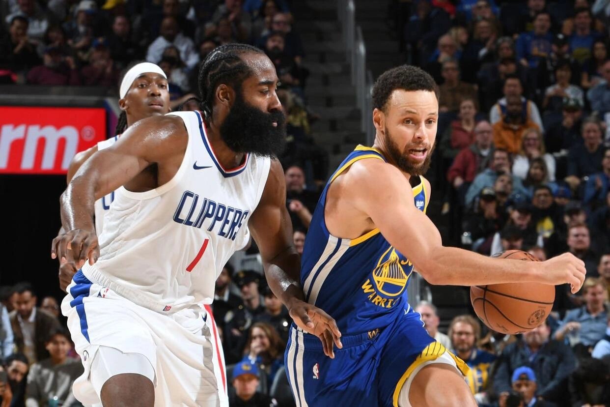 勇士迎来一场历史性的篮球对决 勇士迎来一场历史性的篮球对决