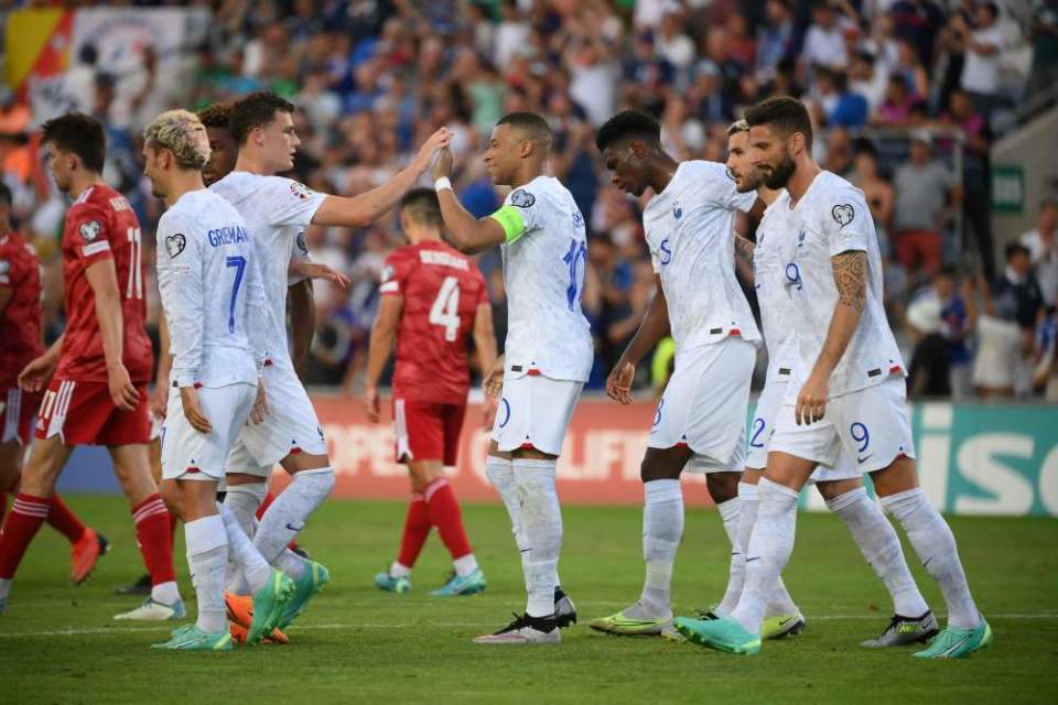 法国队不敌英格兰，无缘欧洲杯预选赛