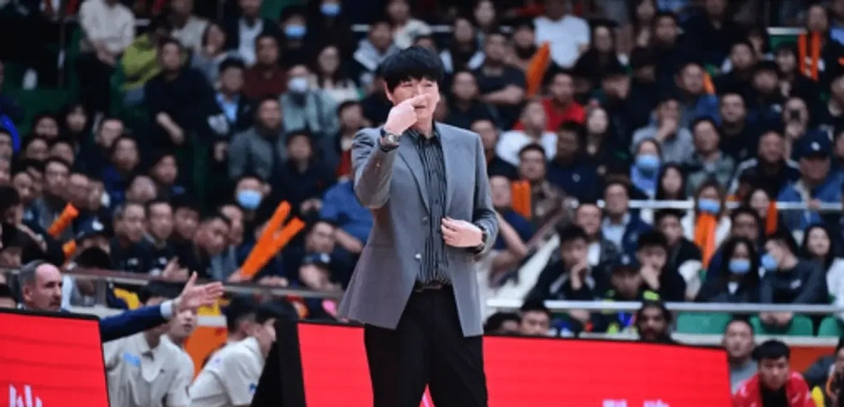 球队经过艰苦努力,成功晋级季后赛的简单介绍 球队经过艰苦努力,成功晋级季后赛的简单介绍