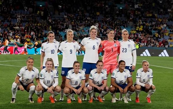 英格兰横扫瑞典,成功晋级四强赛场 英格兰横扫瑞典,成功晋级四强赛场