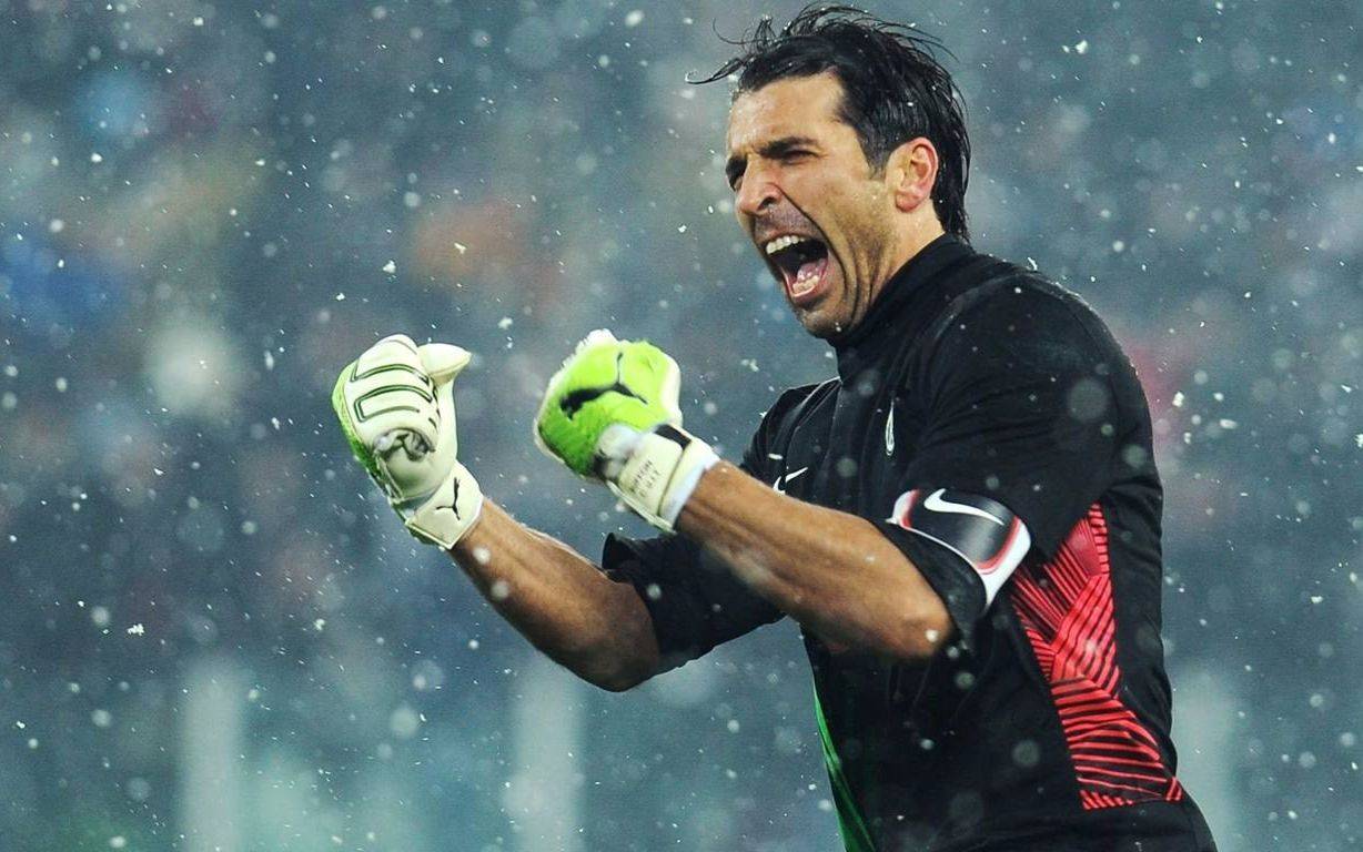 沙特阿拉伯门将创造神奇扑救