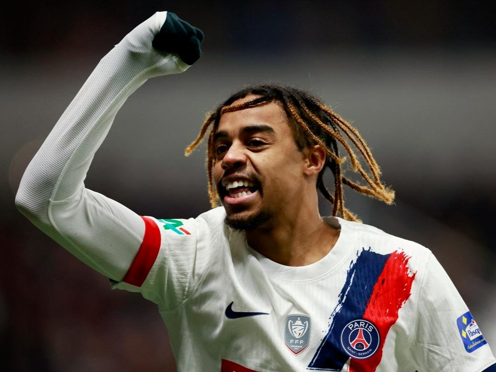 包含巴黎圣日耳曼凭力量锁定小组头名，淘汰赛抢眼表现引期待的词条