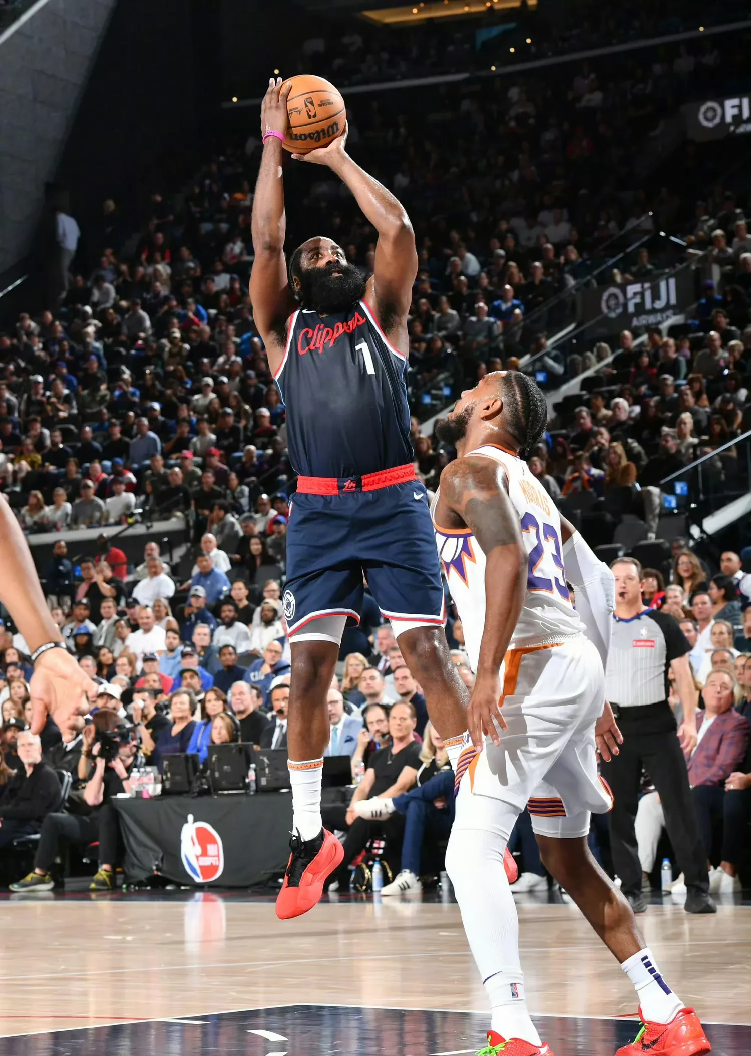 火箭球星哈登状态低迷球队遭遇连败