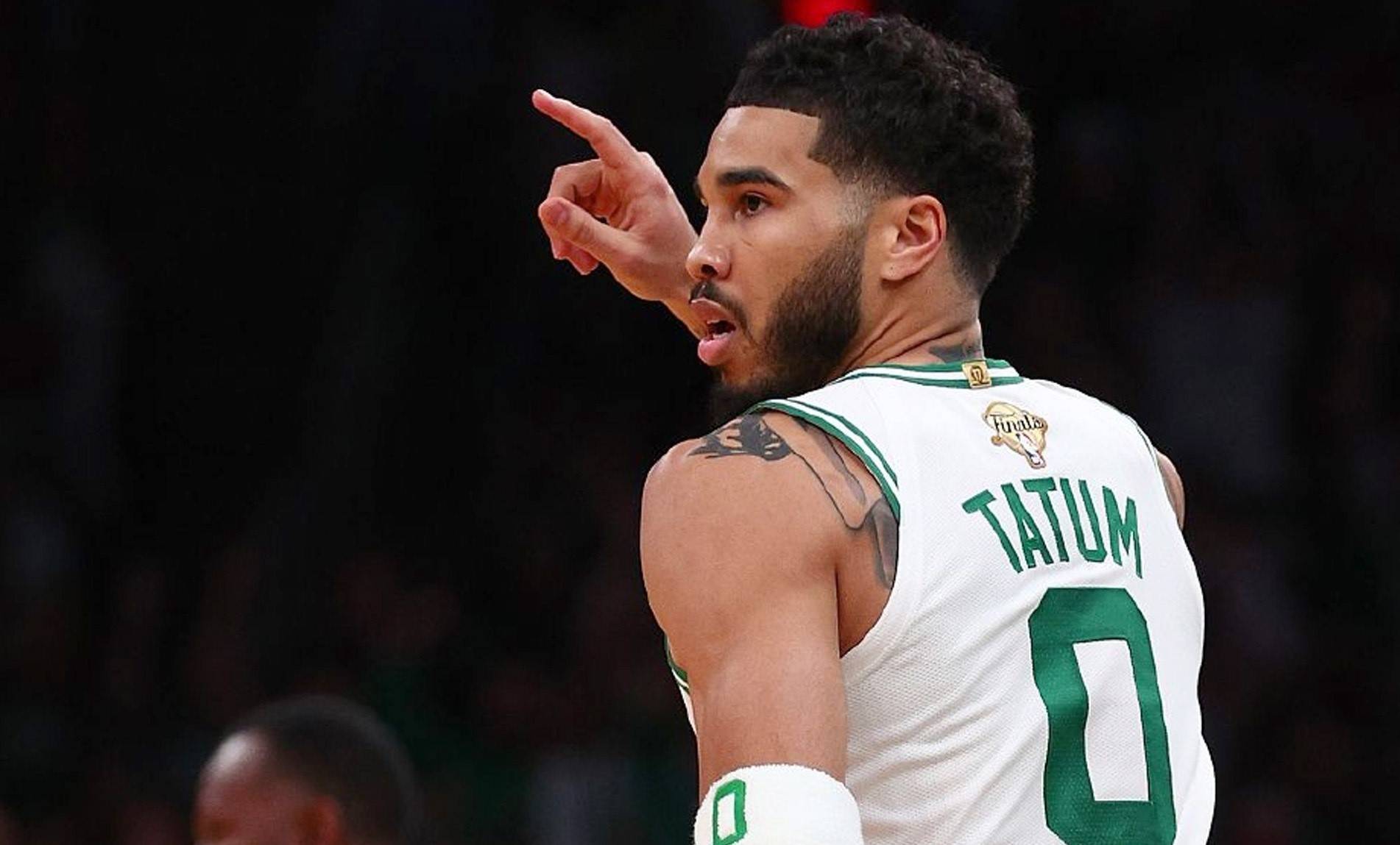 魔法对决！双方球员展现绝技