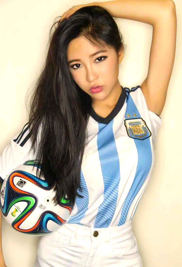 全球足球界瞩目女性选手精湛技艺,引领潮流的简单介绍 全球足球界瞩目女性选手精湛技艺,引领潮流的简单介绍