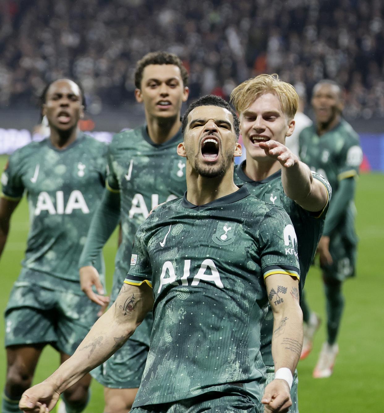 包含联赛热度正上升，球队备战欧洲足球盛事的词条