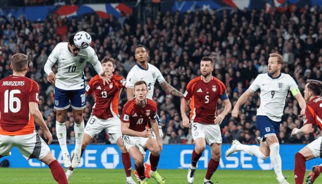 包含阿尔巴尼亚客场不敌希腊，晋级形势严峻的词条