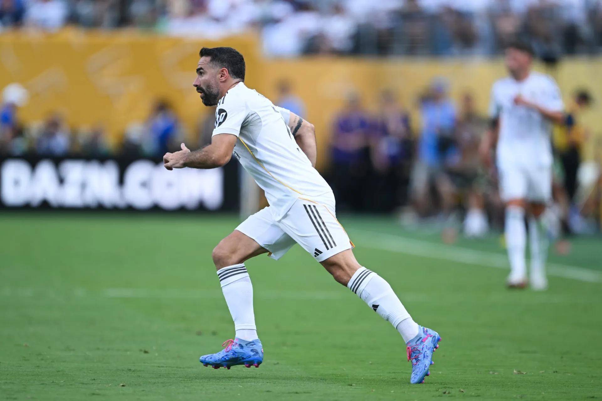 关于西班牙国脚卡瓦哈尔伤愈回归，弥补皇马防线漏洞！的信息