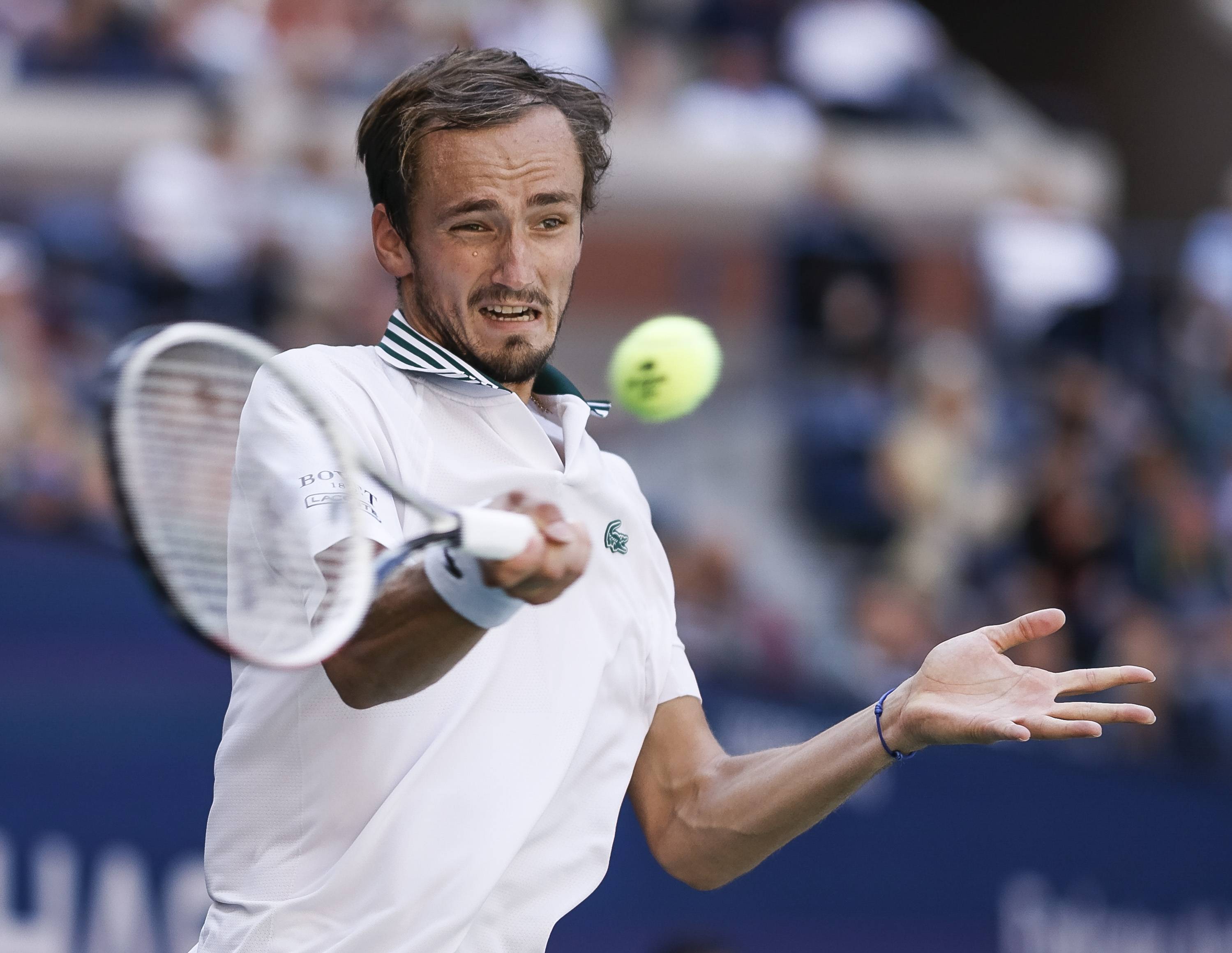 包含ATP总决赛横扫美网，梅德韦杰夫关键制胜的词条